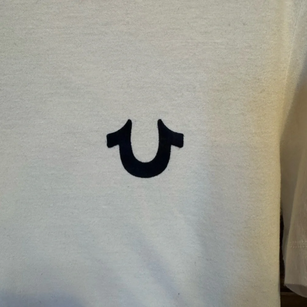 True Religion Buddha White Yellow Flocked Fuzzy Graphic T Shirt MED‎